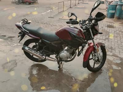 2018 model ybr 125g red colour