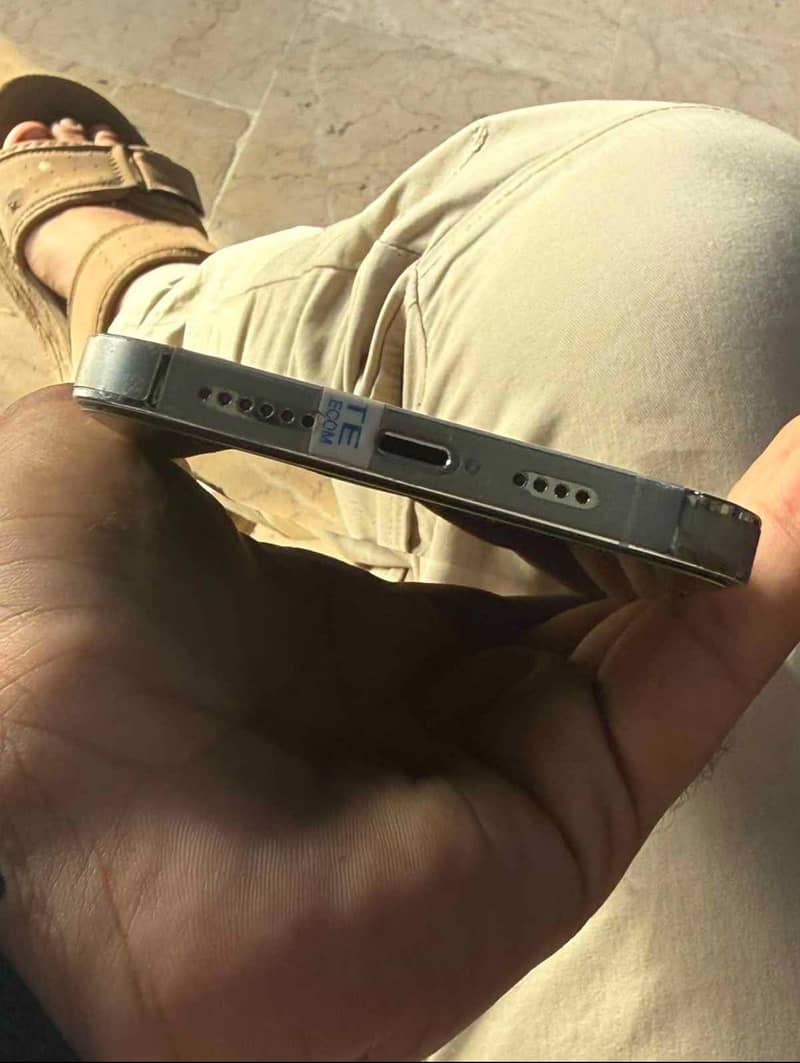 Apple iPhone 14 Pro Max 1
