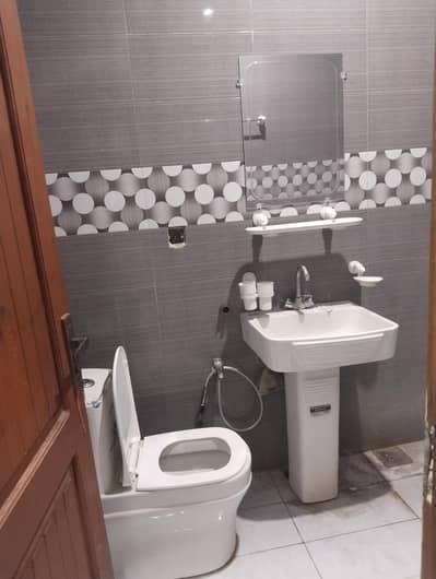 5Marla uper 1,5 story Brend new for rent Ghauri Town pahse 7