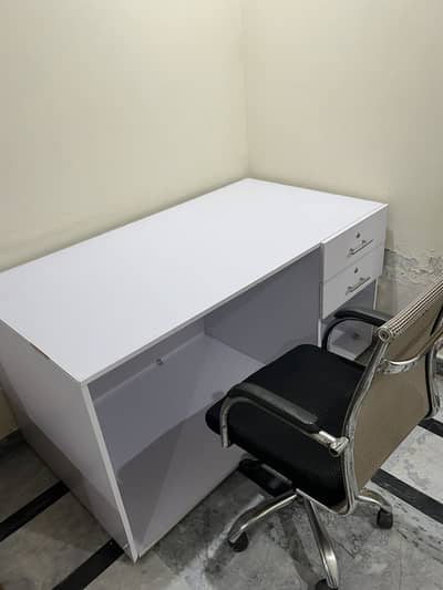 Office Chair / Reception Chair – Comfortable & Professional