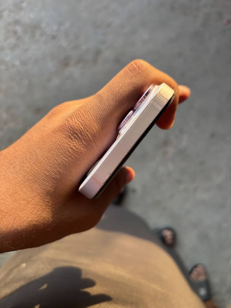 Apple iPhone 14 6