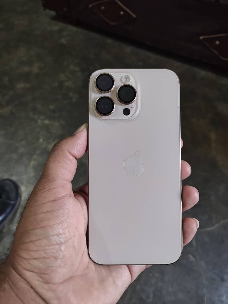 iphone 16 pro max 4