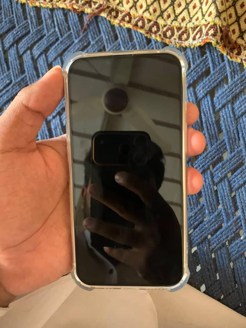 Apple iPhone 13 9