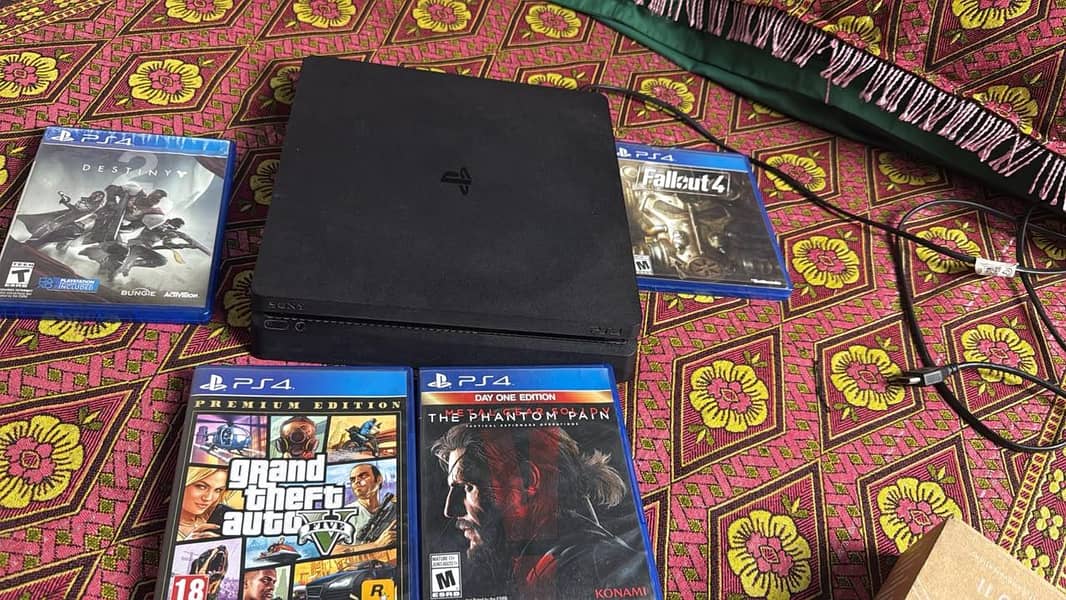 PS4 slim 9