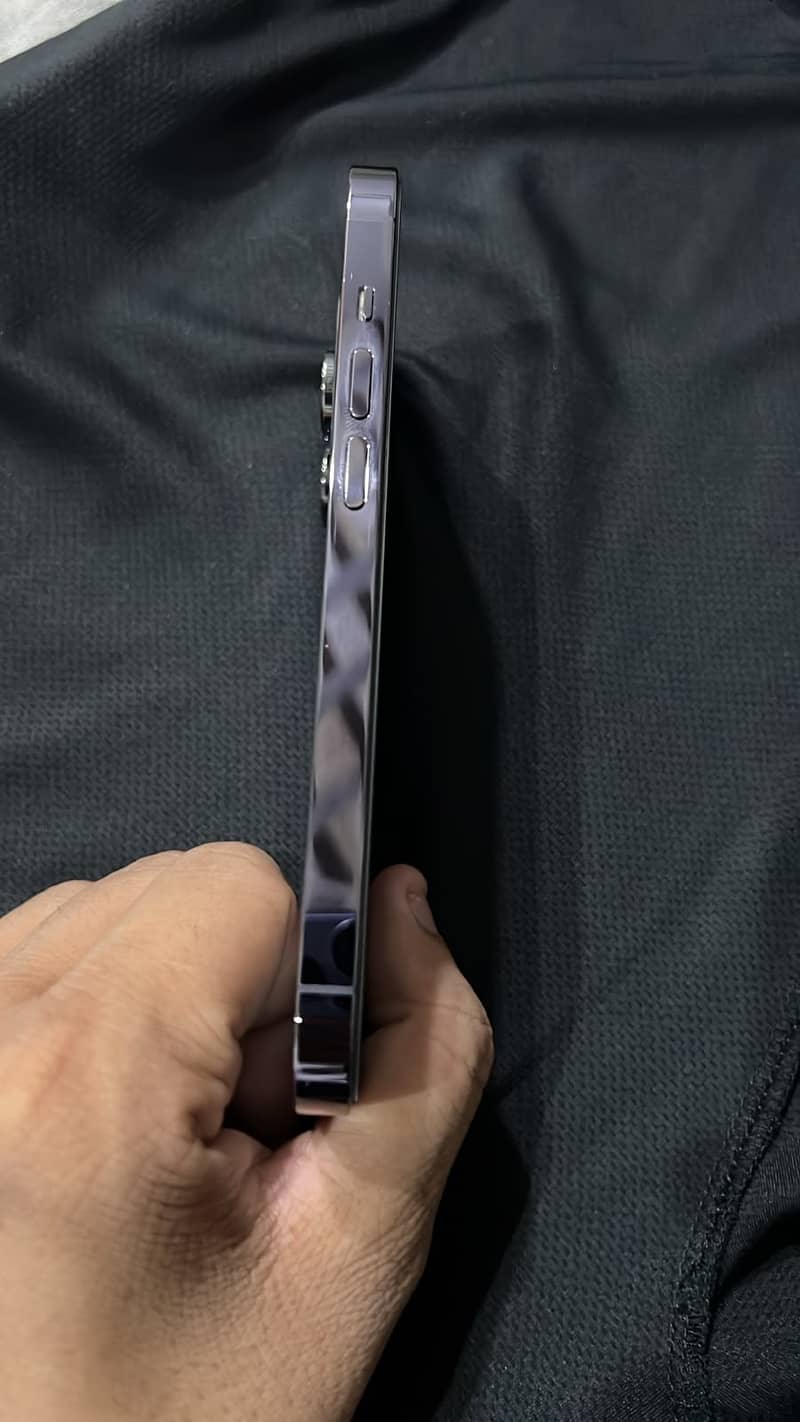 Apple iPhone 14 Pro 4