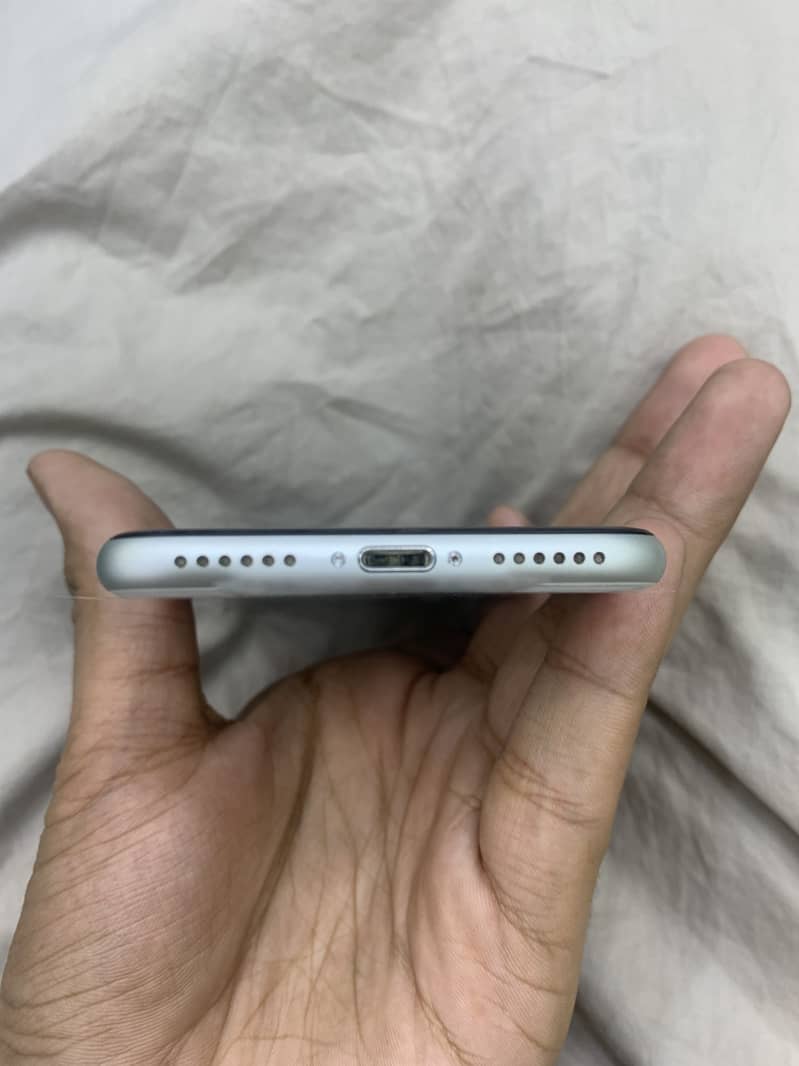 Apple iPhone SE 6