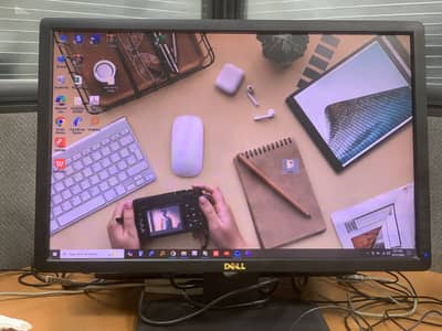 Flat panel monitor DELL