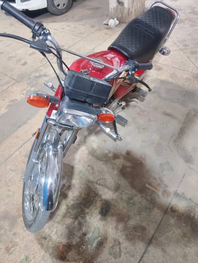 honda 125 for sale red colour in new condition