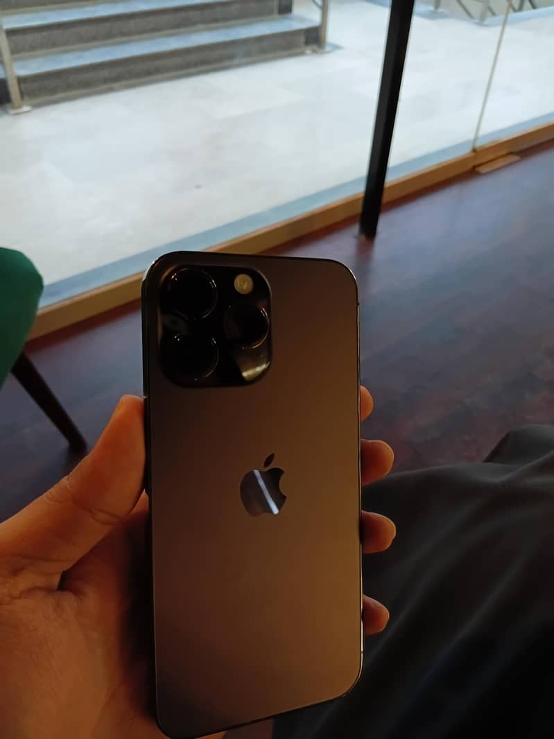 Apple iPhone 14 Pro Max 0