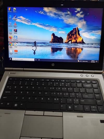 Hp elitbook 8470p Cori5 3rd generation 4gb ram 250 hard drive