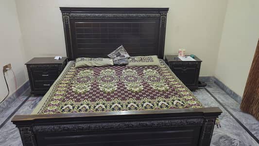 Elegant King Size Bedroom Set – Solid Wood Double Bed with 2 Side Tabl