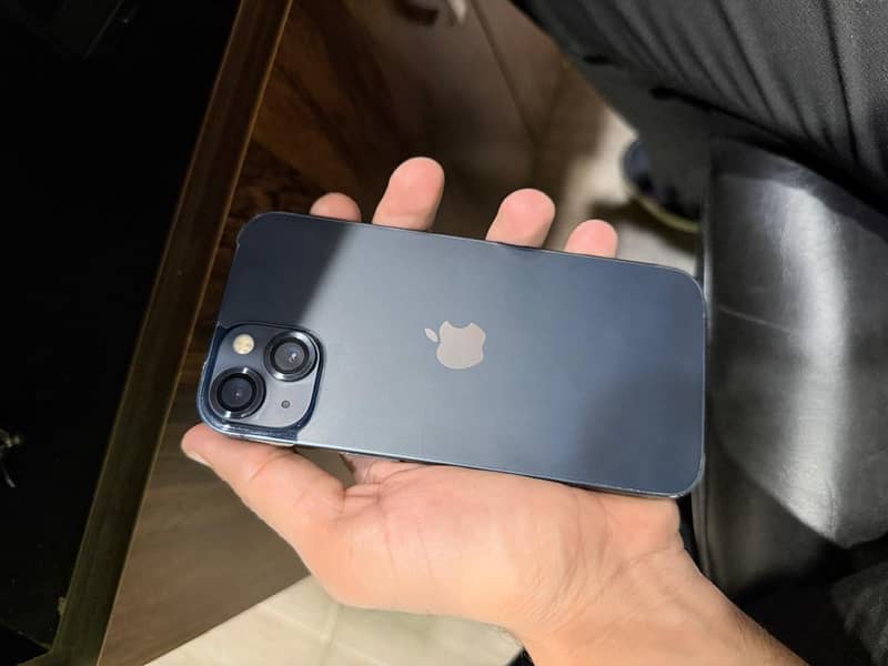 Apple iPhone 13 0