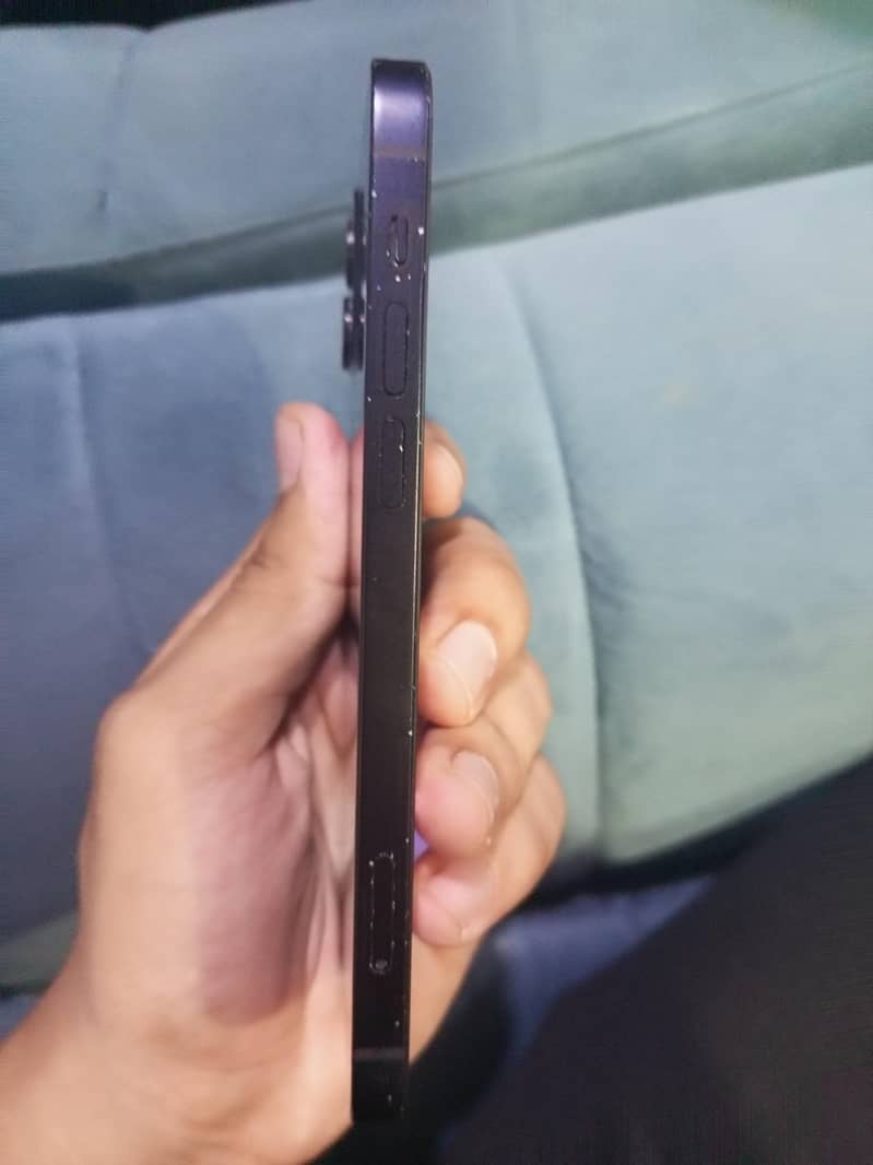 Apple iPhone 12 1