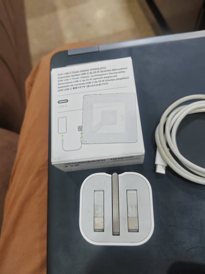 Apple iPhone 16 Pro Max 9
