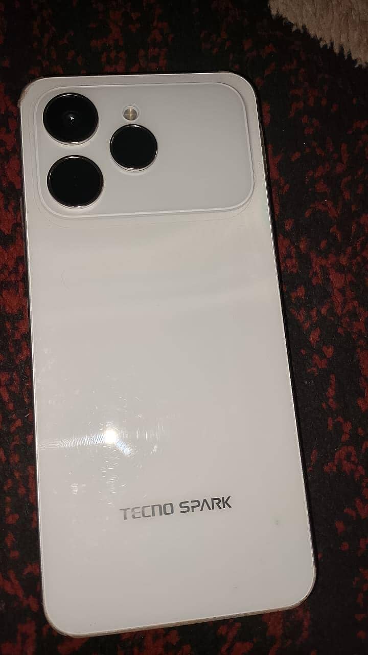 Tecno Spark 40 1