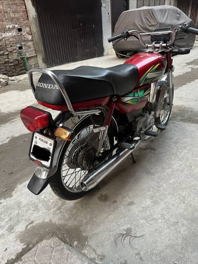 Honda CD70 in excellent condition urgent sale