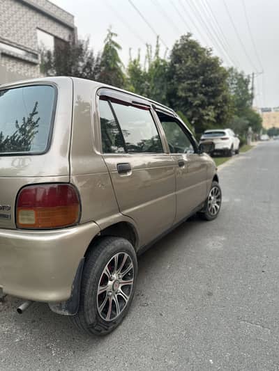 Daihatsu Cuore 2004
