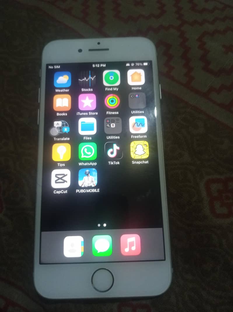 Apple iPhone 8 1