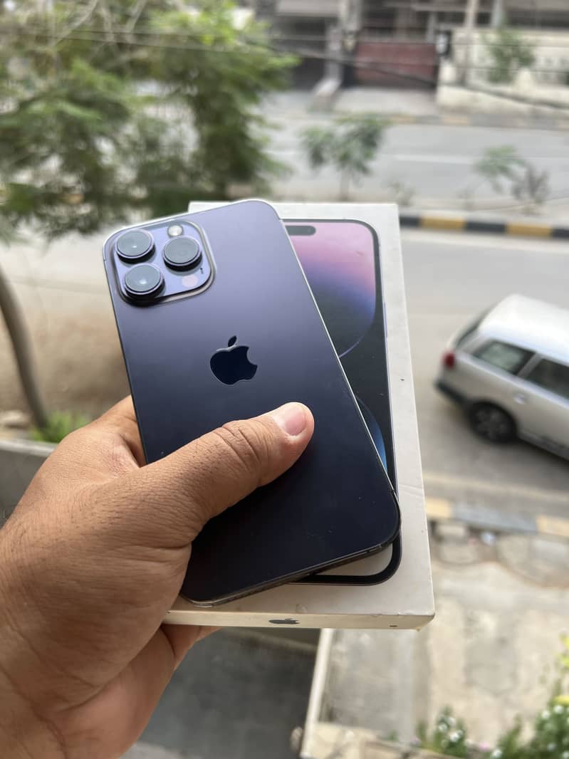 Apple iPhone 14 Pro Max 0