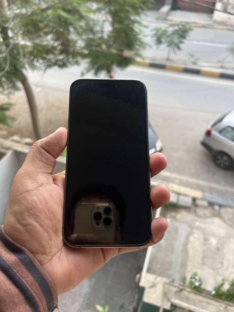 Apple iPhone 14 Pro Max 1