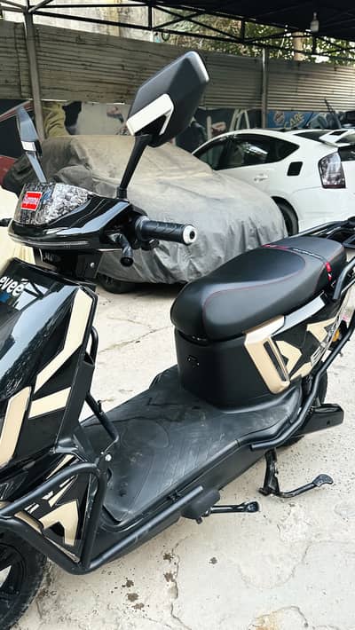 Evee Gen-Z Condition 10/9 (2k mileage) (03256447375)