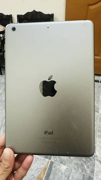 Ipad Mini 2 with box