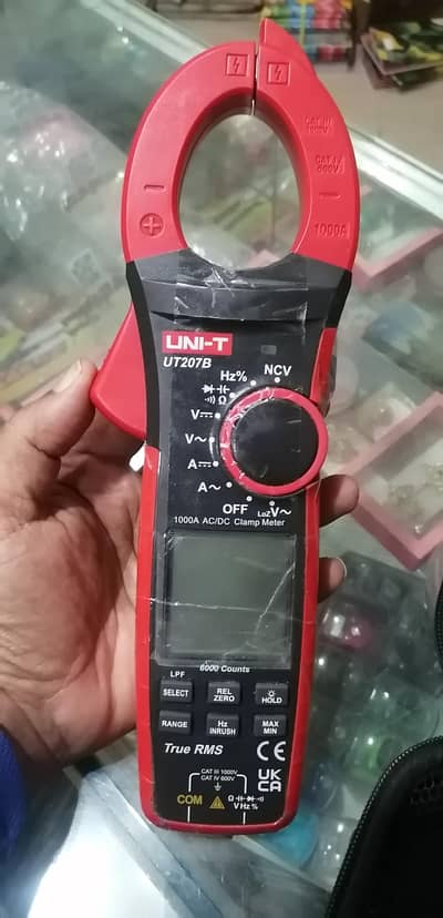 UNI-T clamp meter 1000 range AC & DC  voltage