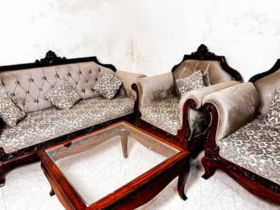 New & Excellent condition sofa set in sohan Islamabad