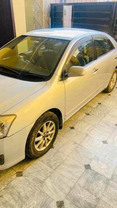 Toyota Premio 2007/8 total genuine.