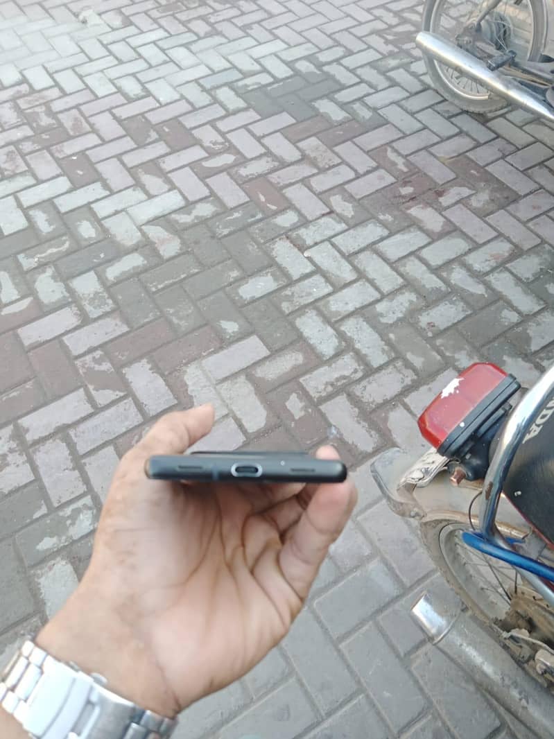 Google Pixel 6a 5