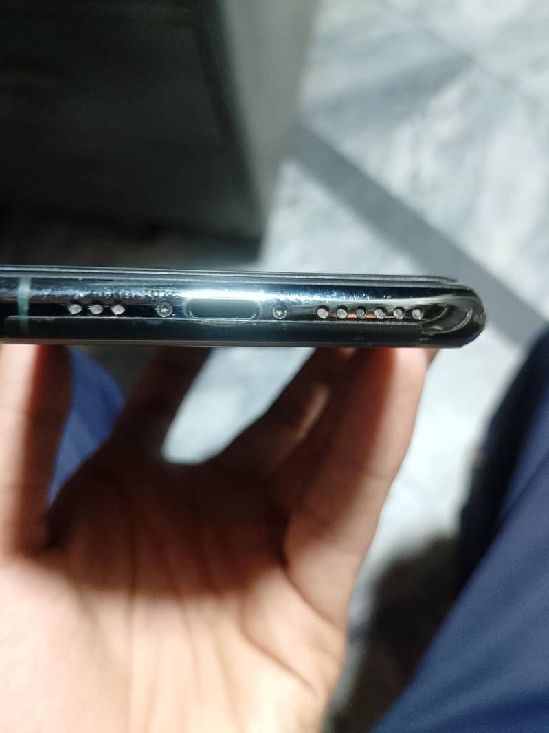 Apple iPhone 11 Pro 1