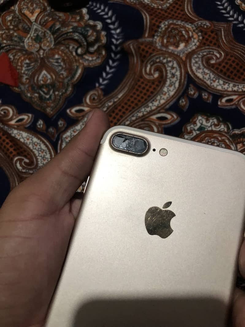 Apple iPhone 7 Plus 0