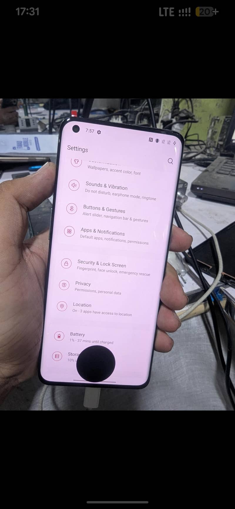 OnePlus 9 Pro Dot Panel 0