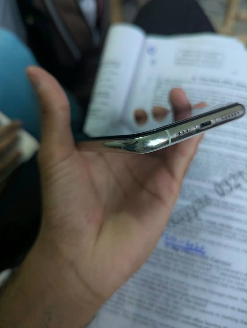 Apple iPhone 11 Pro 1