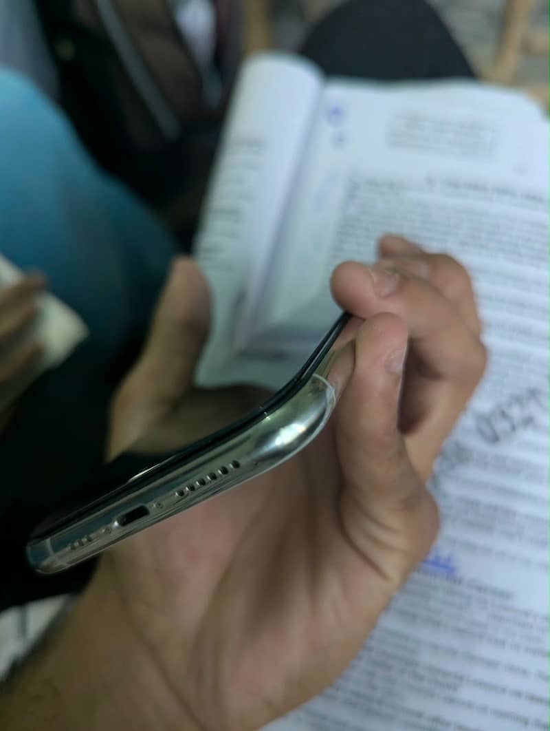 Apple iPhone 11 Pro 10