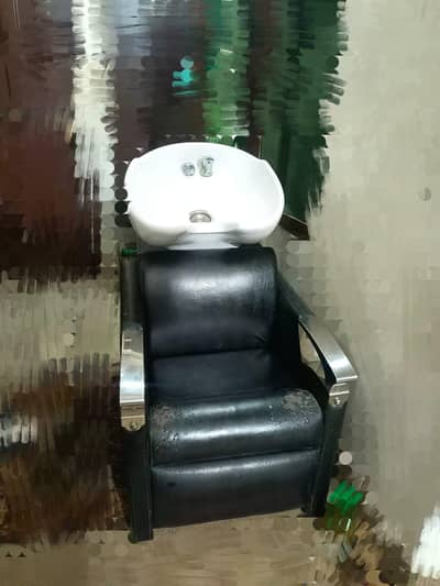 2 saloon chair and 1 shampoo unit for sale
