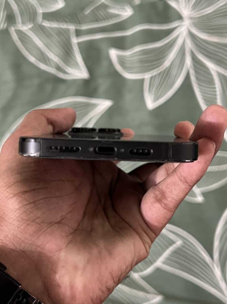 Apple iPhone 14 Pro Max 5