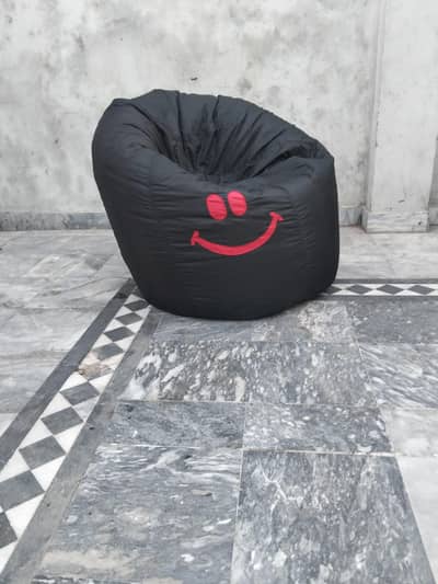 Bean bags Available in 4 colours yellow pink red Black