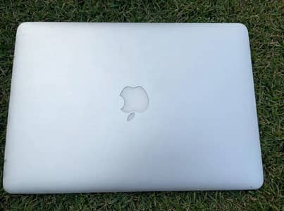 MacBook Air  2017.  (13")