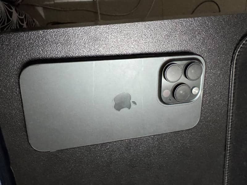 Apple iPhone 16 Pro 7