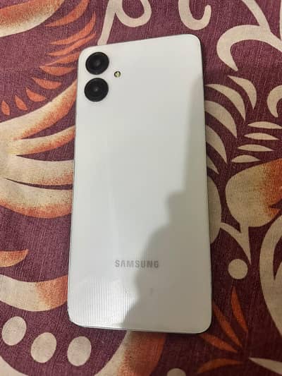 Samsung Mobile A06 and vivo y33s available.