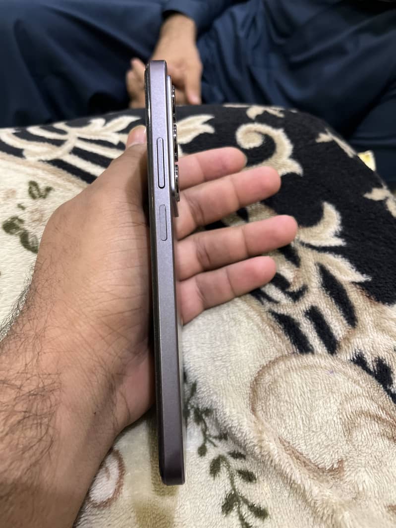 Realme C75 1