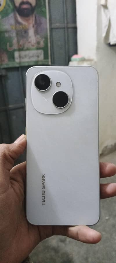 Tecno Spark Go 1