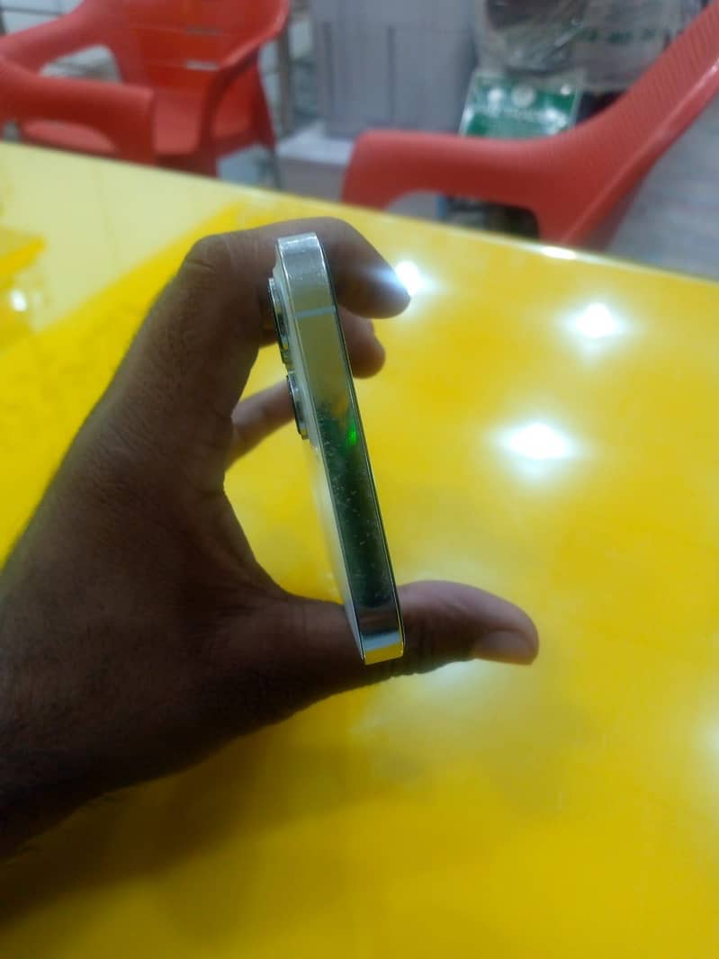 Apple iPhone 12 Pro Max 4