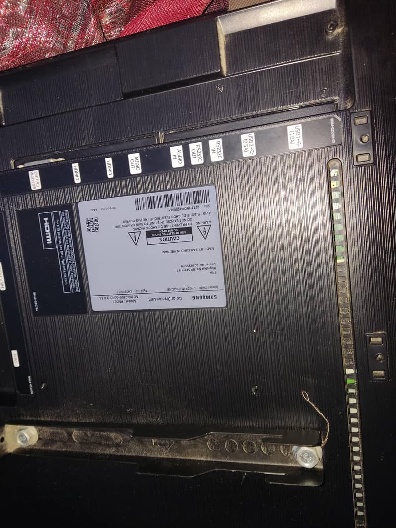 Samsung Computer Led Model PM32F 2