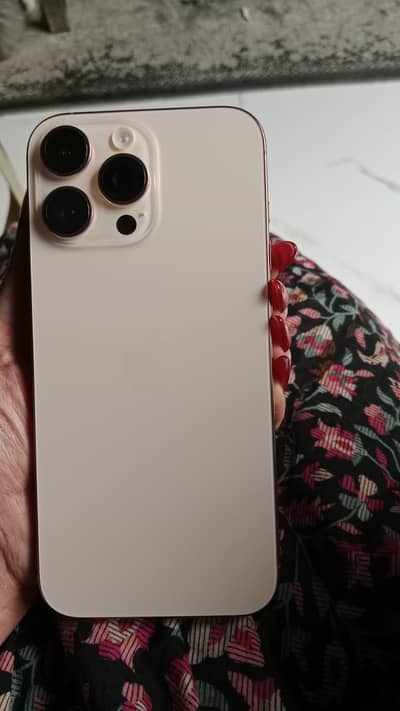 Apple iPhone 16 Pro Max (ICloud locked)