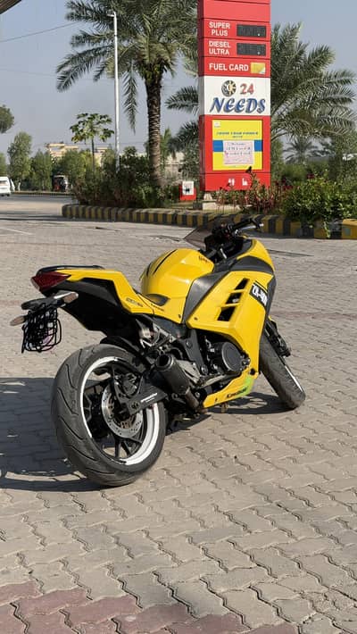 Kawasaki Ninja 400 cc dual cylinder