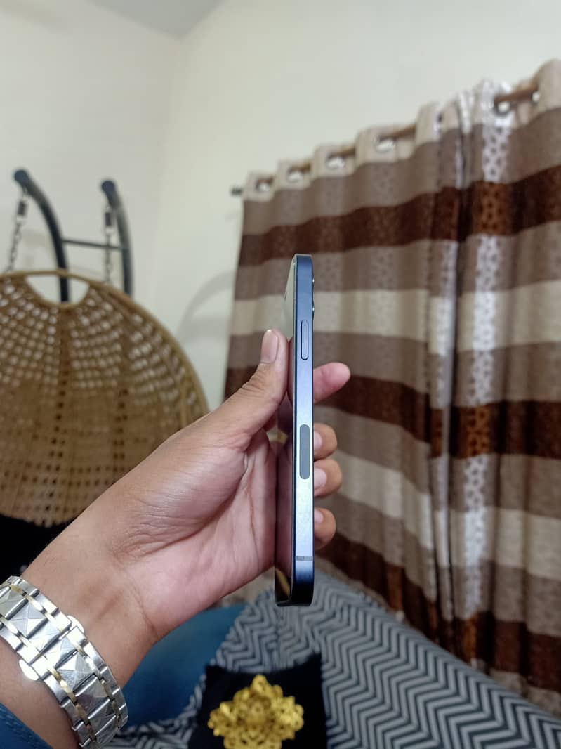Apple iPhone 12 0