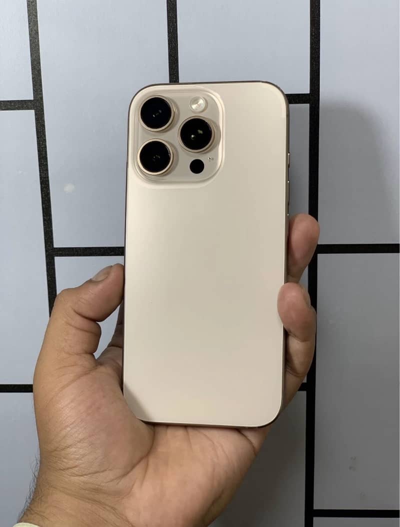 iPhone 16 Pro 0