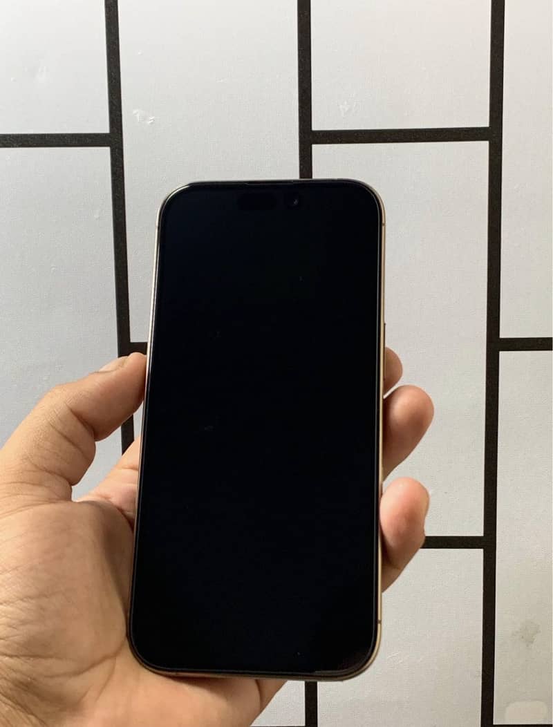 iPhone 16 Pro 6